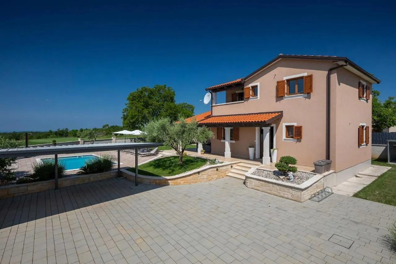 Activity Villa Gita With Pool And Grill In Tinjan 0*,  Croatia
